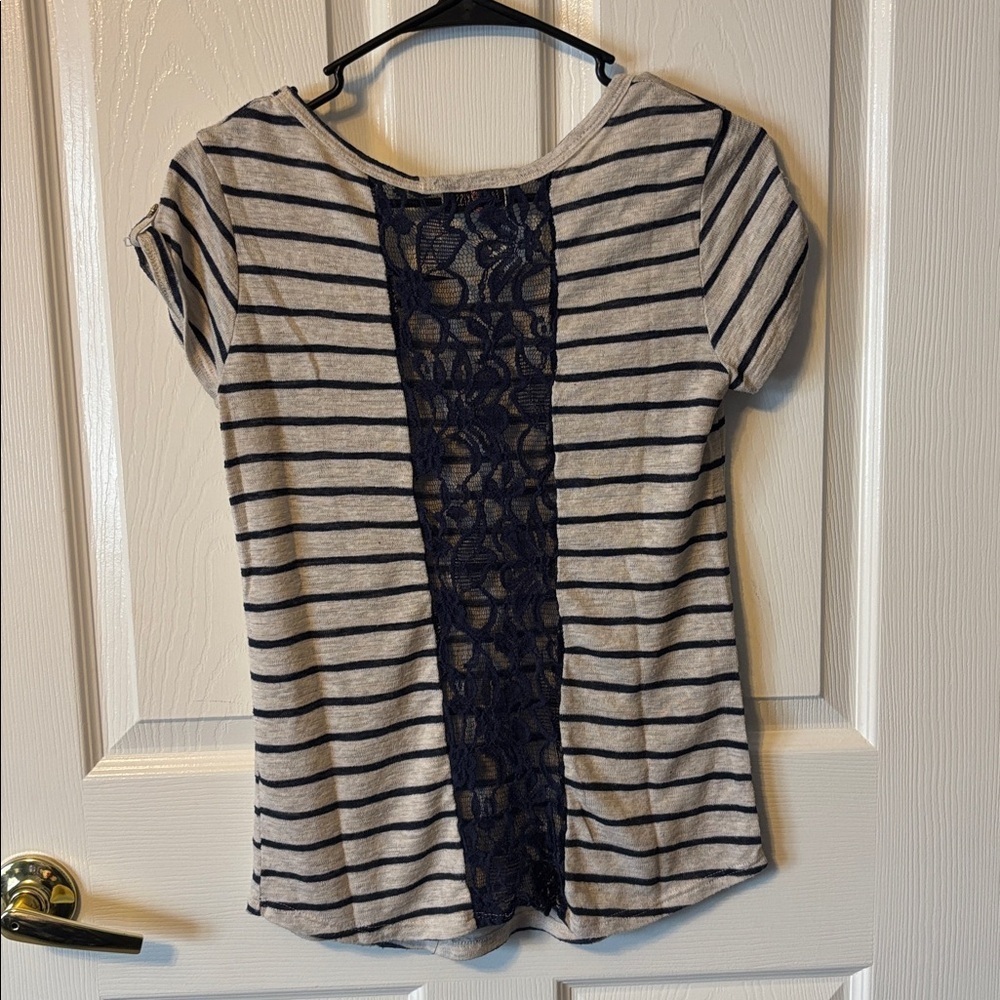 Lace-Back Tee - Picture 6 of 6